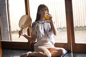 Mùa hè buồn chán ở quê nắc vợ yêu nhà bên thiếu thốn vì lấy ông xã già